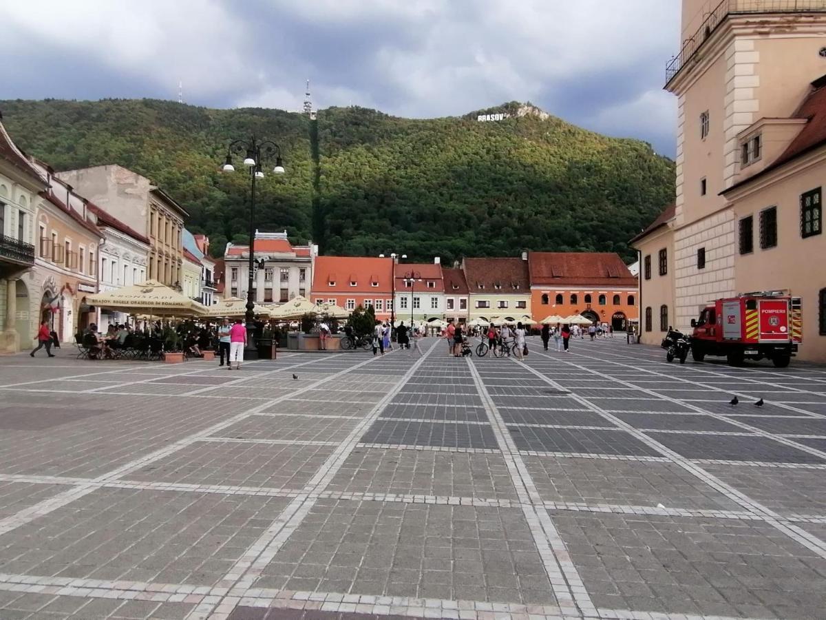 4 Rooms Piata Sfatului Brașov Exterior foto