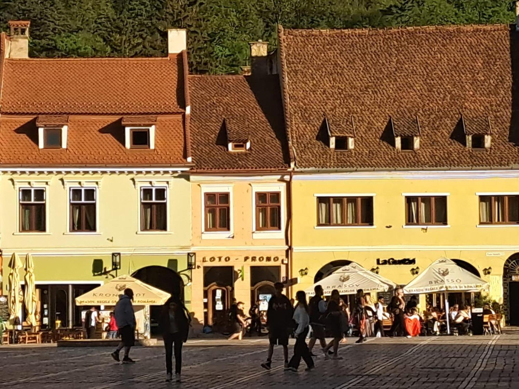 4 Rooms Piata Sfatului Brașov Exterior foto