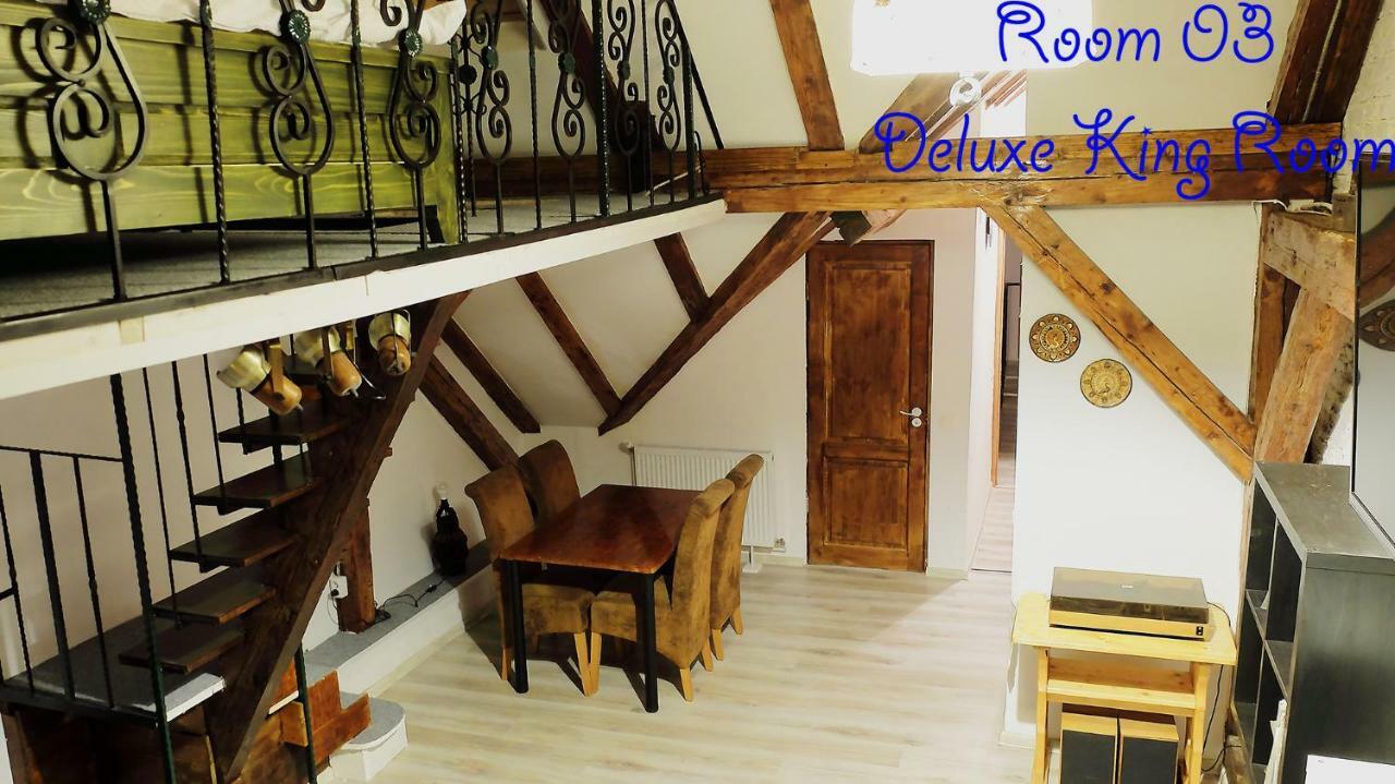 4 Rooms Piata Sfatului Brașov Exterior foto